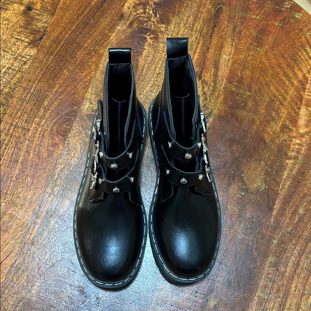 NWOT Women's Goth Bat Buckle Combat Boots - Picture 7 of 9